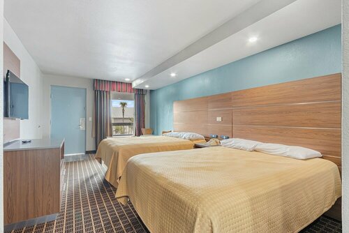 Гостиница Regency Inn Near Boardwalk & Hurlburt Field в Форт Уолтон Бич