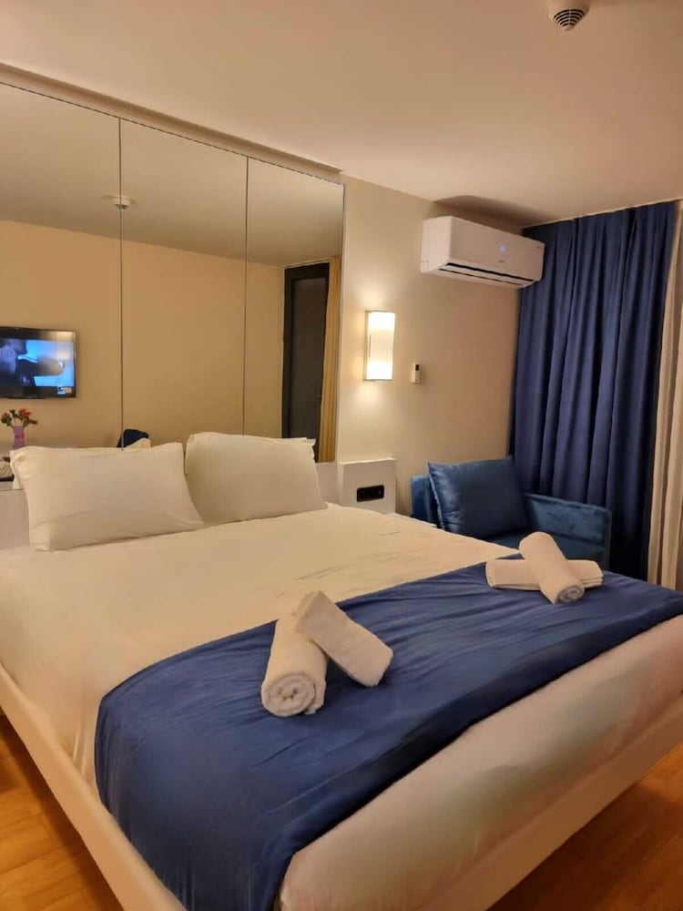 Фото Orbi Hotel Apartments