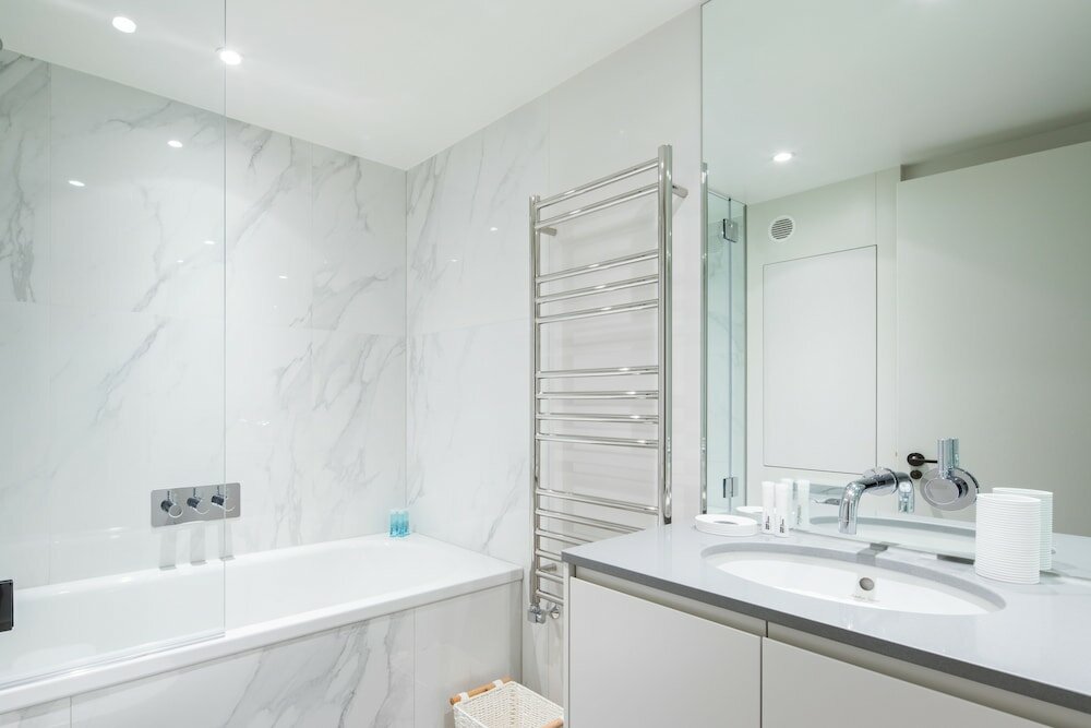 Фото Iverna Gardens by Lime Street