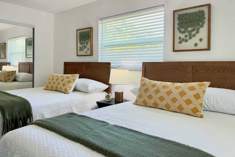 Фото Largo Haven Pool Hockey Table Gym