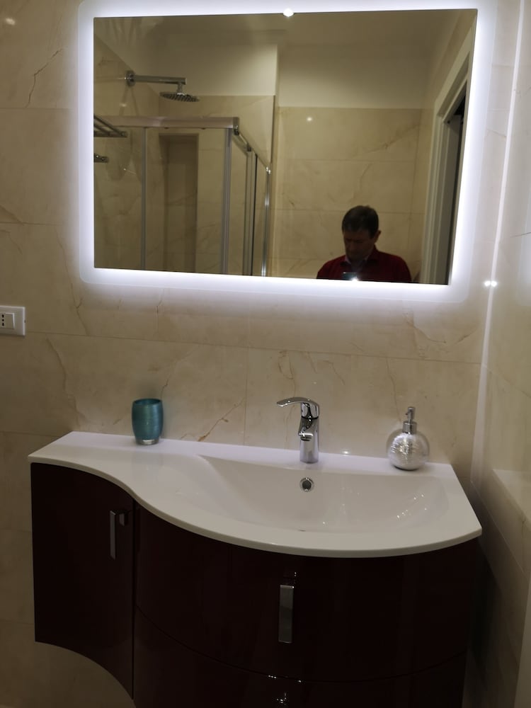 Фото St. Peter Area Luxury Suites