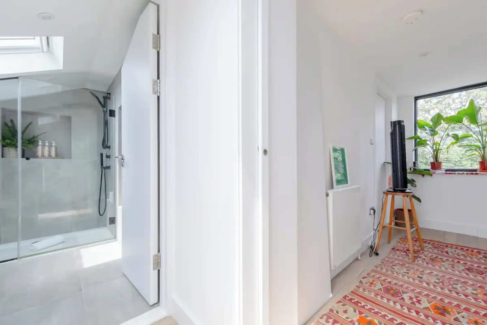 Фото Bright & Beautiful 1bd Flat - Hackney Central