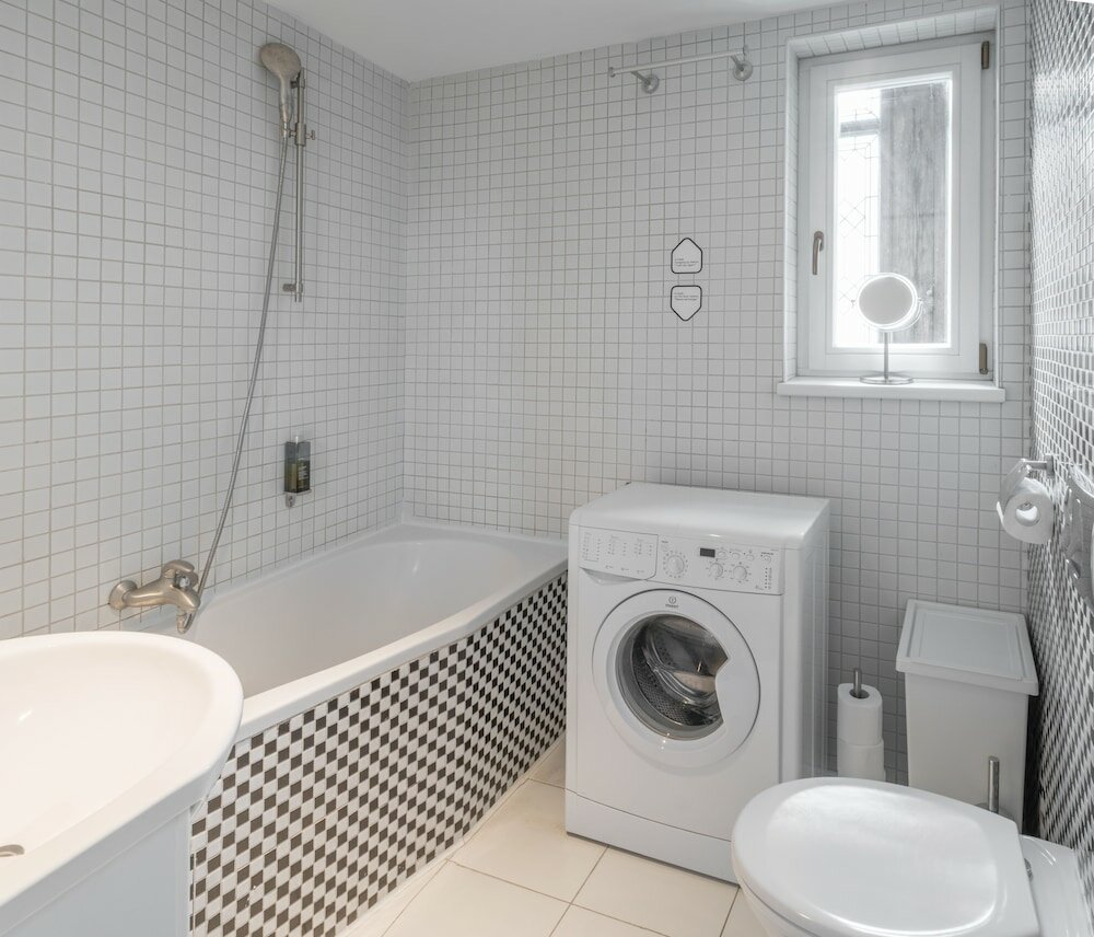 Фото Mordecai Twelve Apartments by Adrez Living