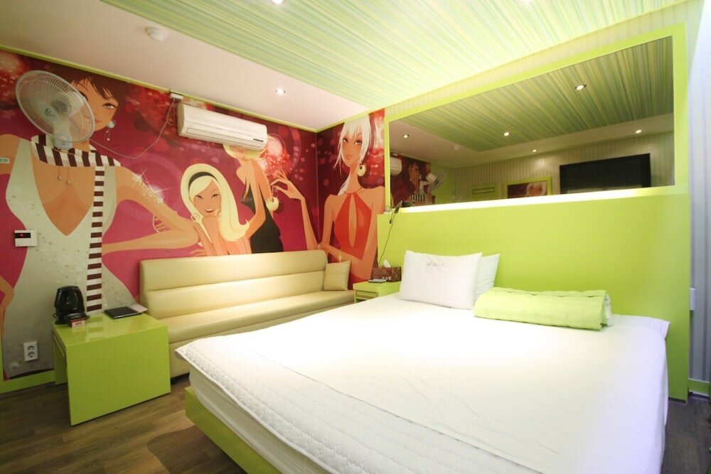 Фото Busan Myeongji W