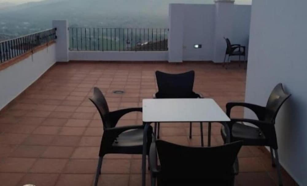 Фото Hostal Delia