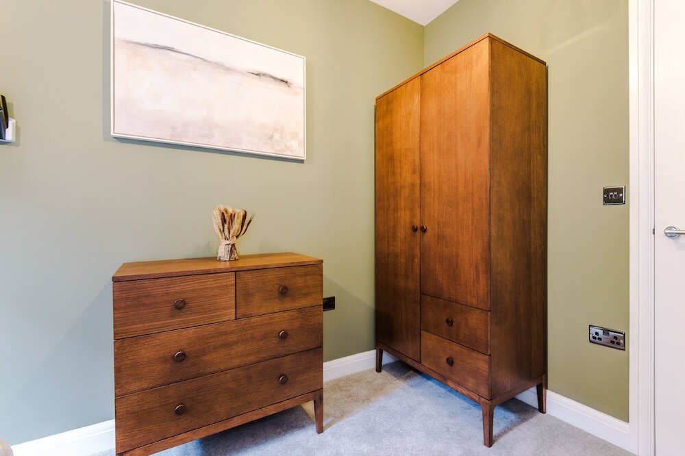 Фото Hilltop Serviced Apartments - Stockport