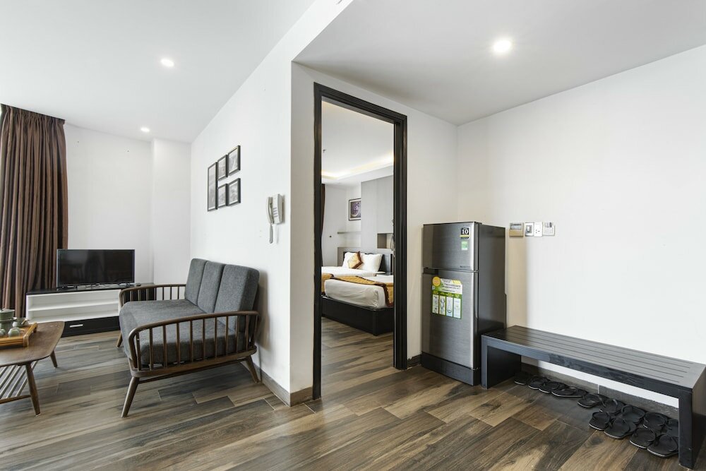 Фото J&b Hotel and Apartments