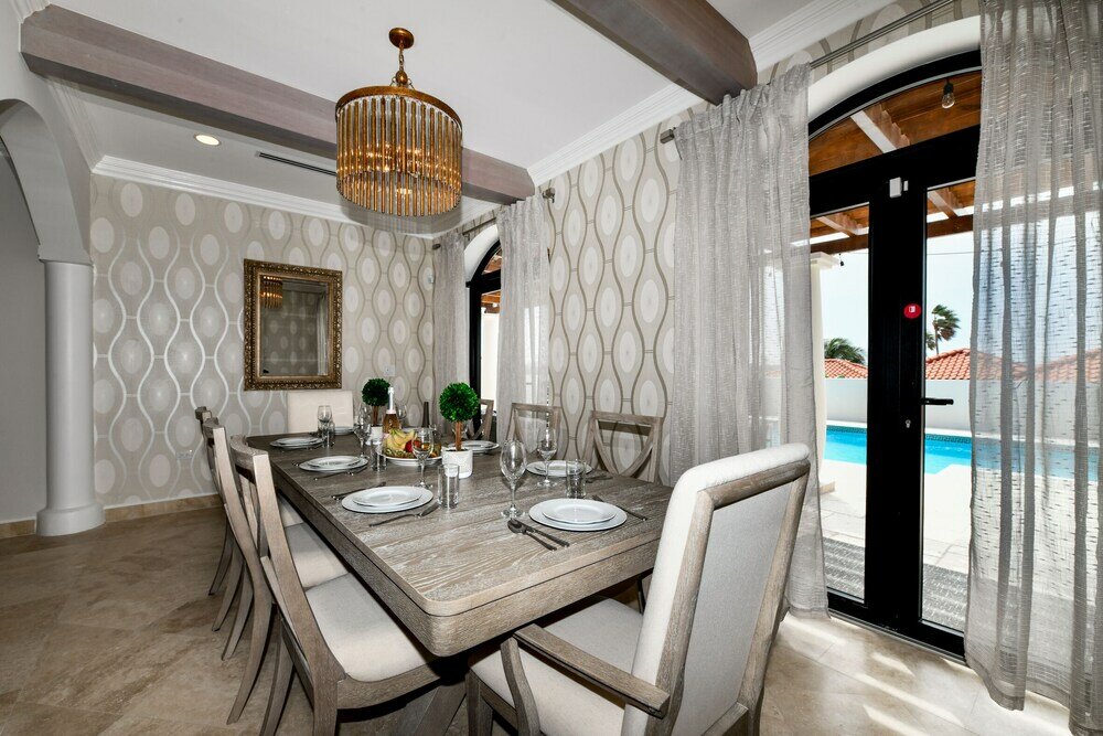 Фото Newly Remodeled 5-bedroom 5-bath in Tierra del Sol!