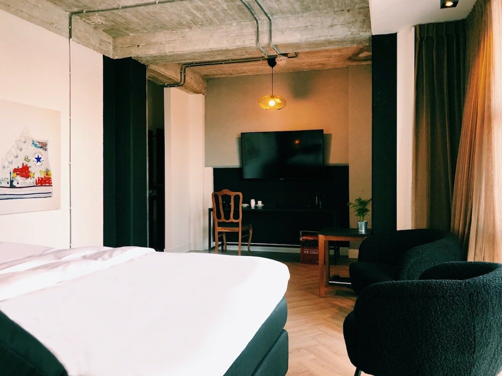 Фото Bed Bites & Business Hotel Rotterdam