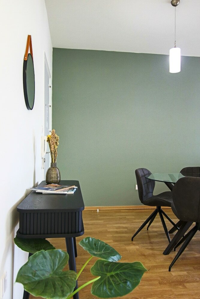 Фото Phaedrus Living: City View Luxury Iras Flat 102