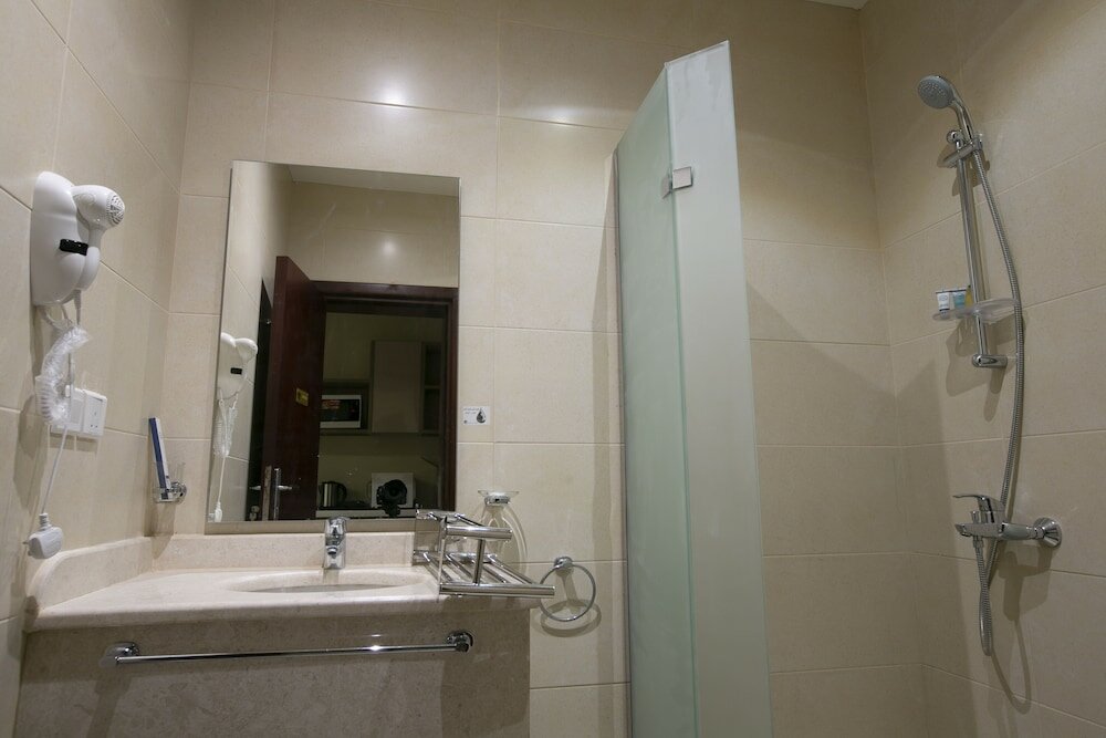 Фото Zara Suites Hotel