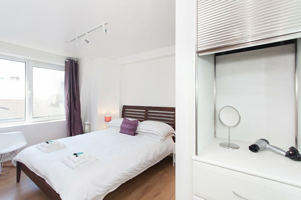 Фото Oxford Street & Soho Modern 2 Bed Apt