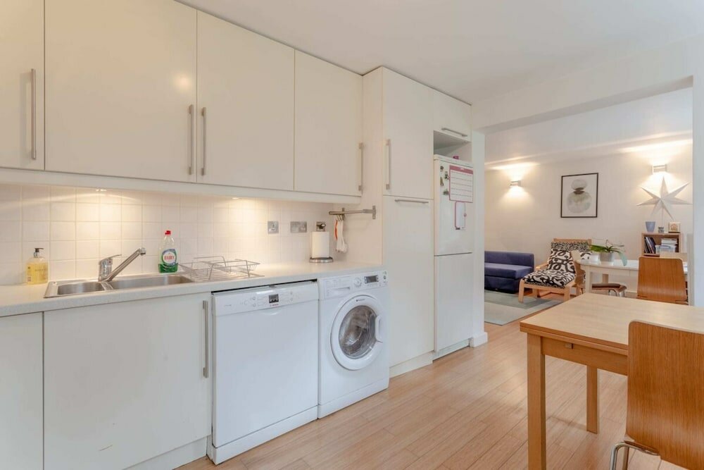 Фото Well Located 2 Bedroom 1 Bath in Elephant & Castle