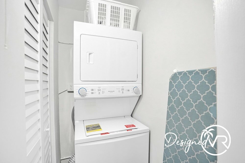 Фото Beautiful 4 Br with Private Heated Pool