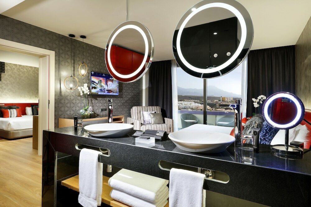 Фото Hard Rock Hotel Tenerife