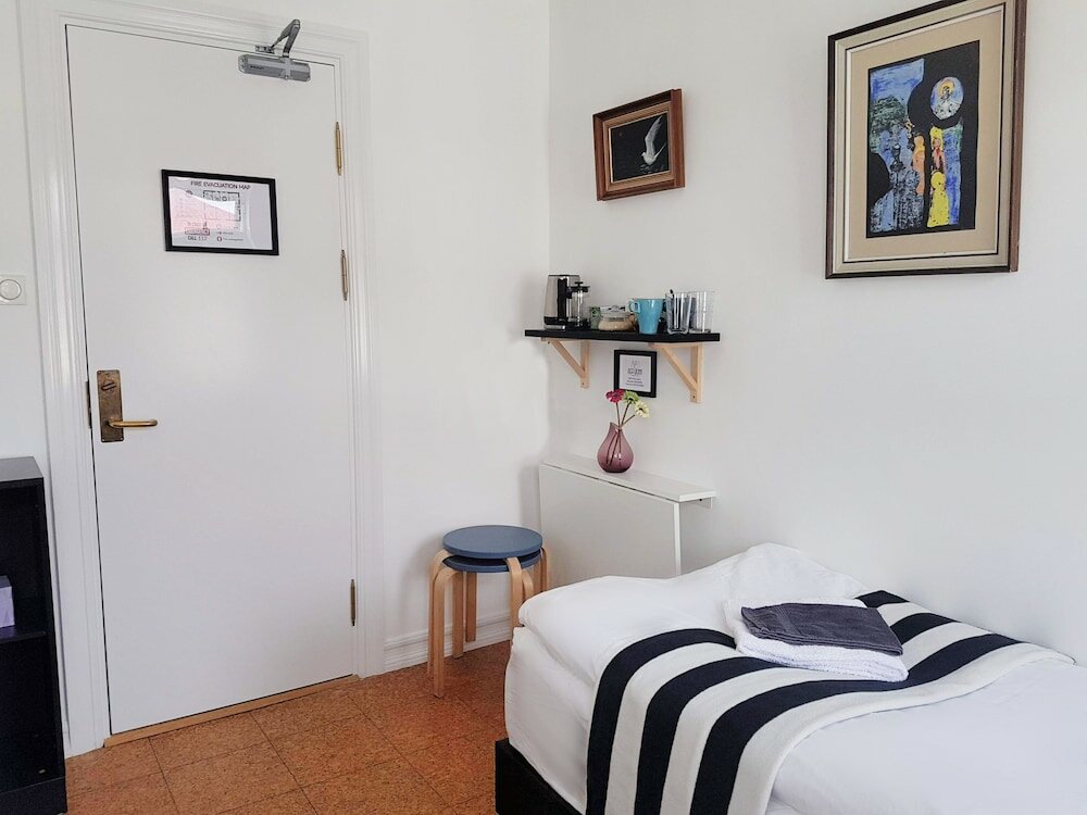 Фото Refurinn Reykjavik Guesthouse - Hostel