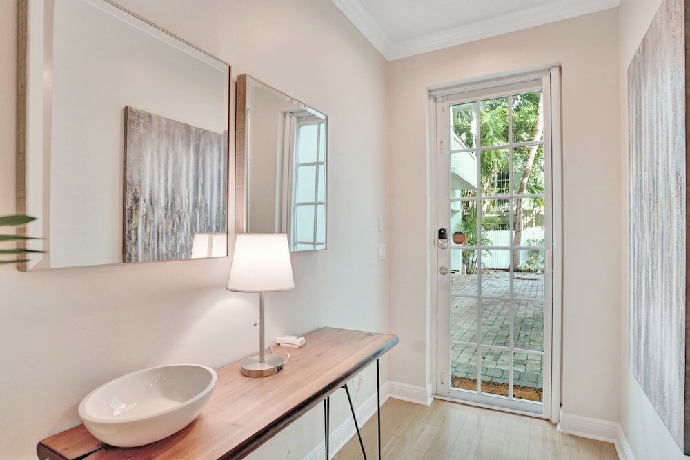 Фото Fabulous 4br home close to beach