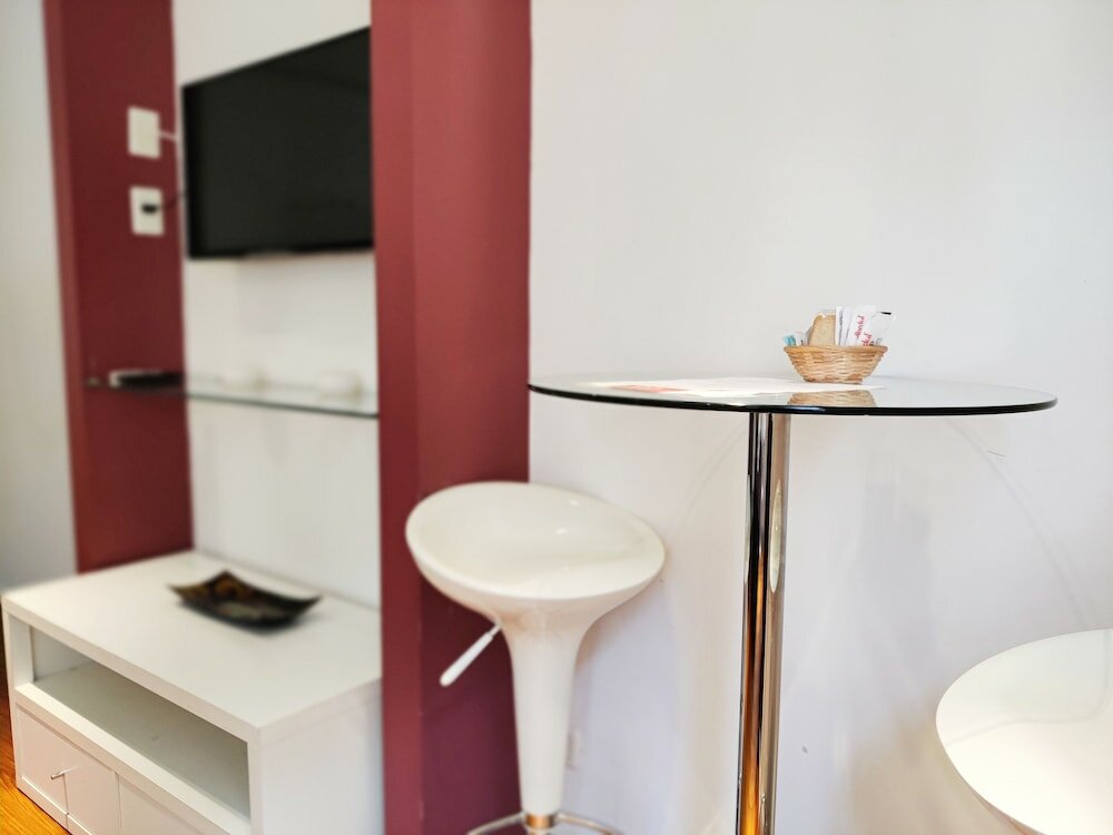 Фото Bens Downtown Apartments