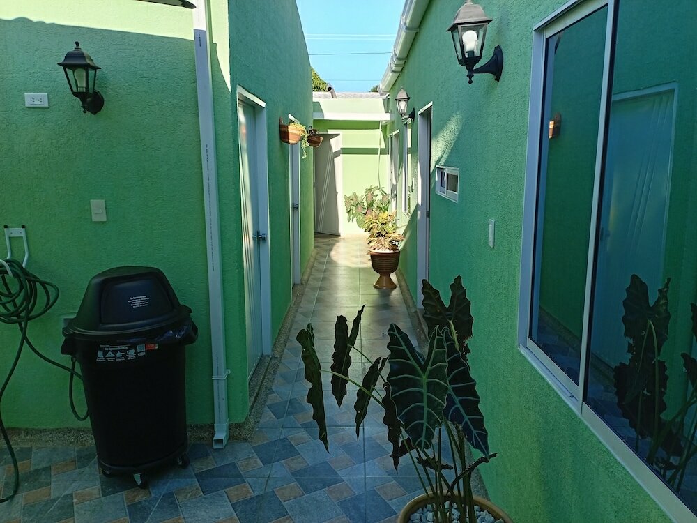 Фото Hostal Willy Home