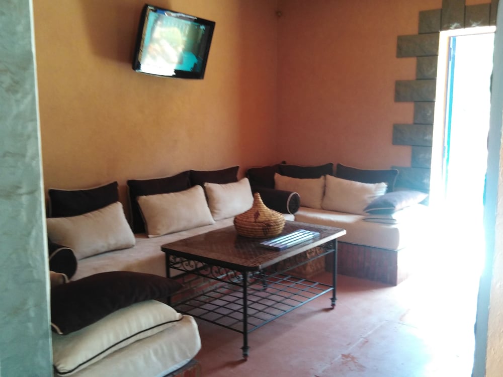 Фото Villa Aghmat EN plein cœur de la nature