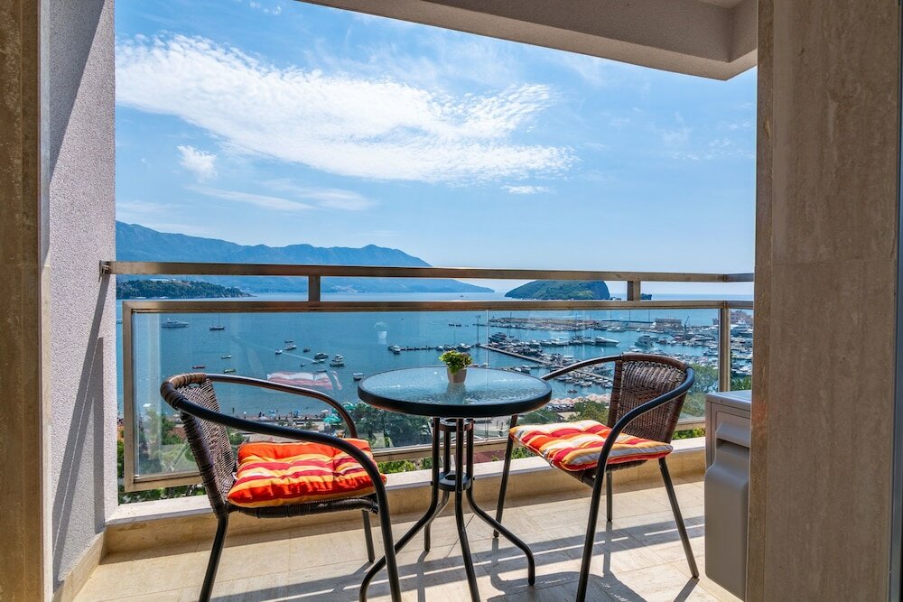 Фото Stay In Budva 1