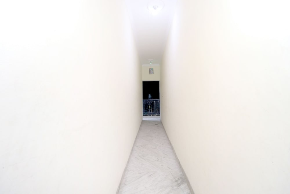 Фото Oyo 37663 Hotel Royal Palace