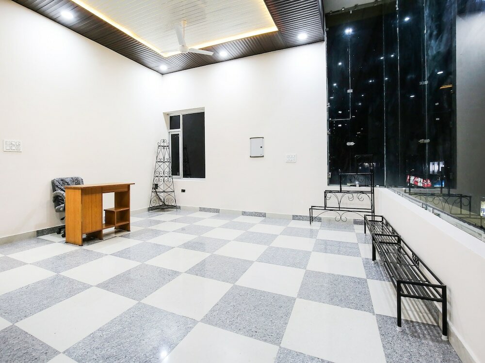 Фото Oyo 47577 Hotel Goldenland