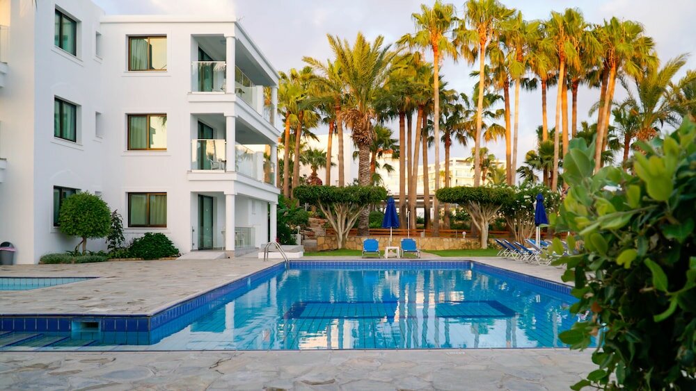 Фото Rododafni Beach Apartments