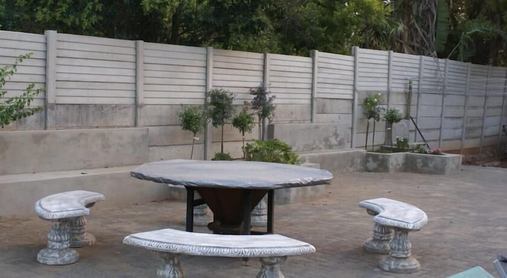 Фото Emerald Guesthouse