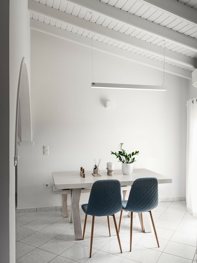 Фото The Seaview Corner Apartments by Konnect, Ipsos