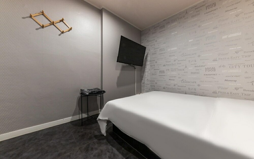 Фото Changwon Jinhae Hotel Lrui