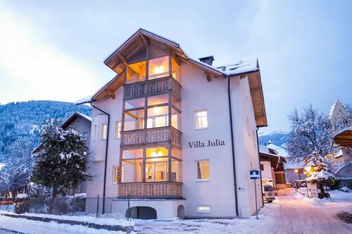 Гостиница Lake View Suites Villa Julia - Terrace Suite в Цель-ам-Зе