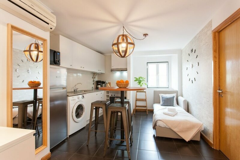 Гостиница Moniz Studio Apartment - by Lu Holidays в Лиссабоне