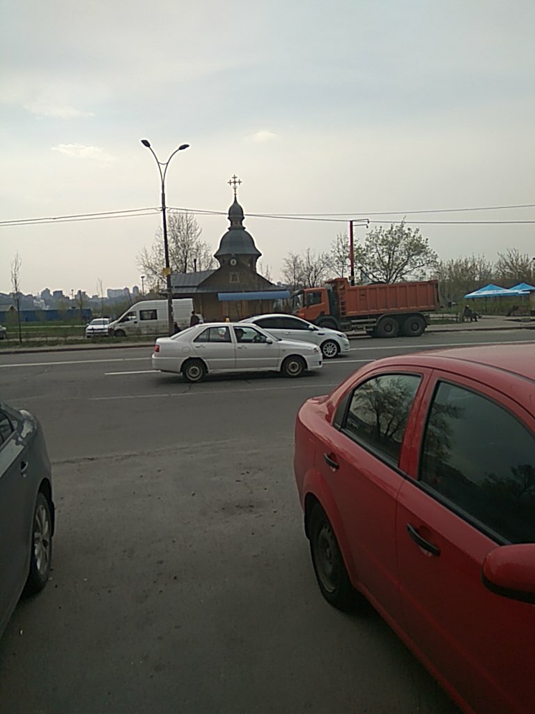 كنيسة أرثوذكسية Khram svyatoy Velikomuchenitsy Varvary ، كييف، صورة