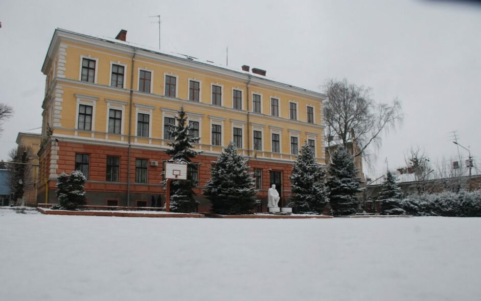 College Pedagogichesky kolledzh Chernovitskogo natsionalnogo universiteta im. Yu. Fedkovicha, Chernivtsi, photo