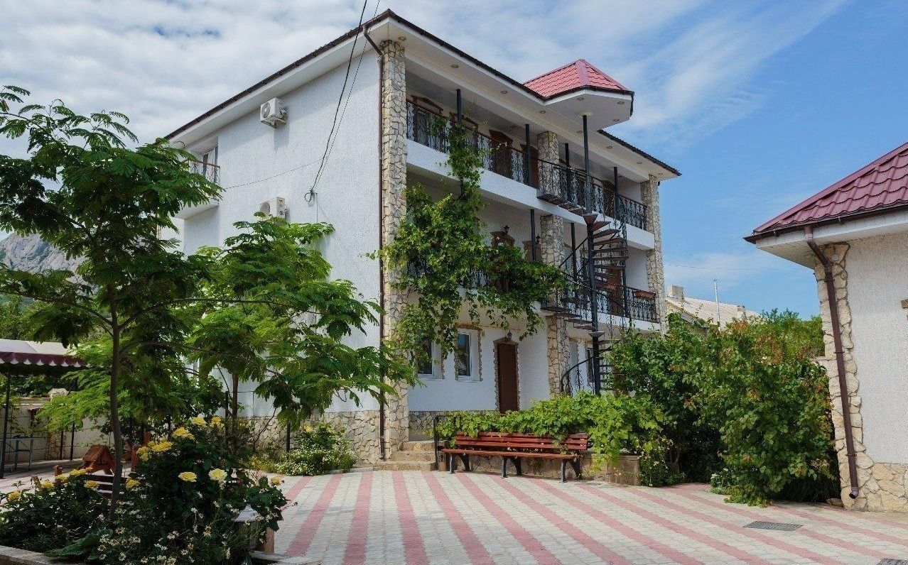 Фото отеля 2