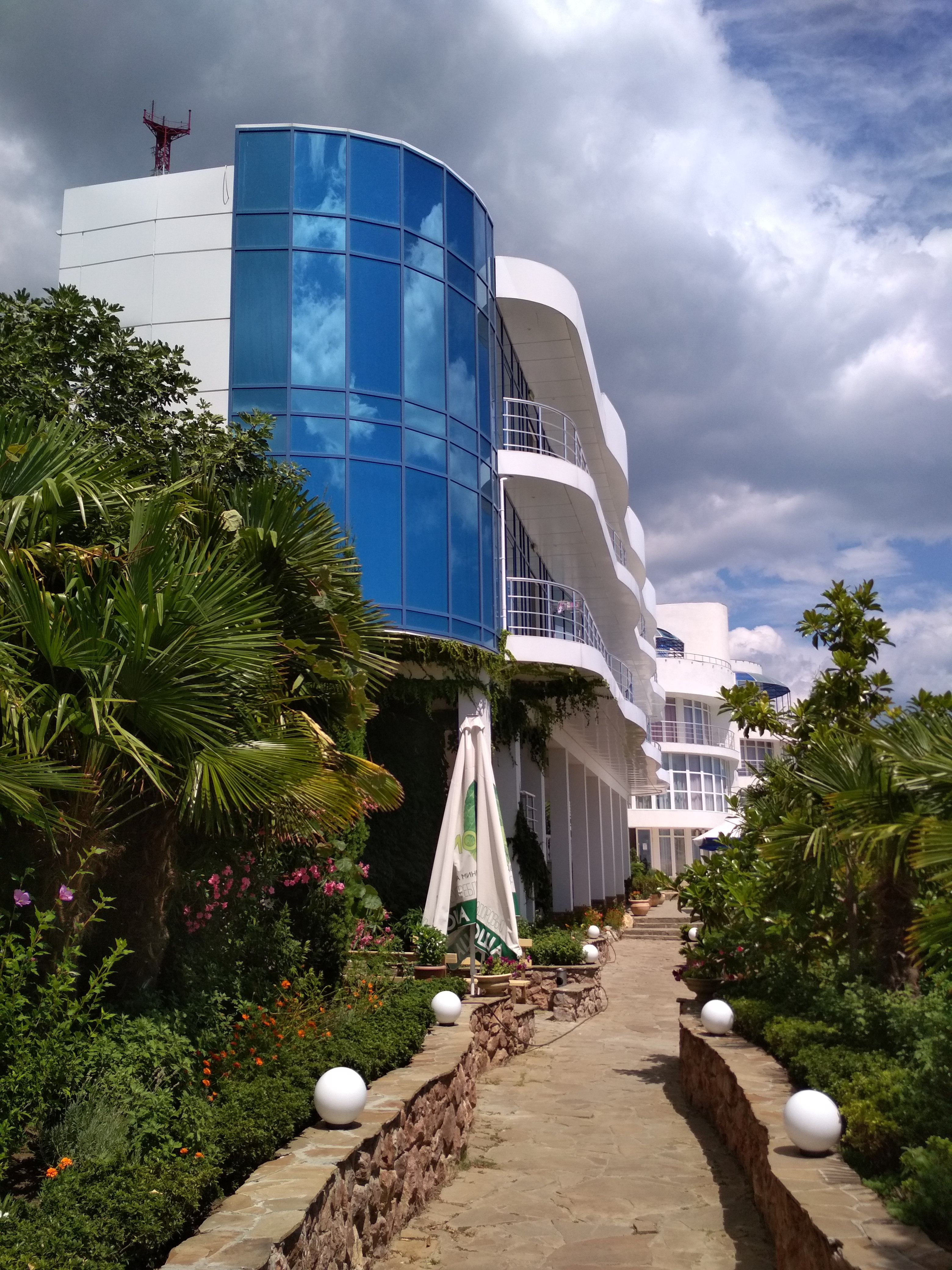 Фото отеля 2