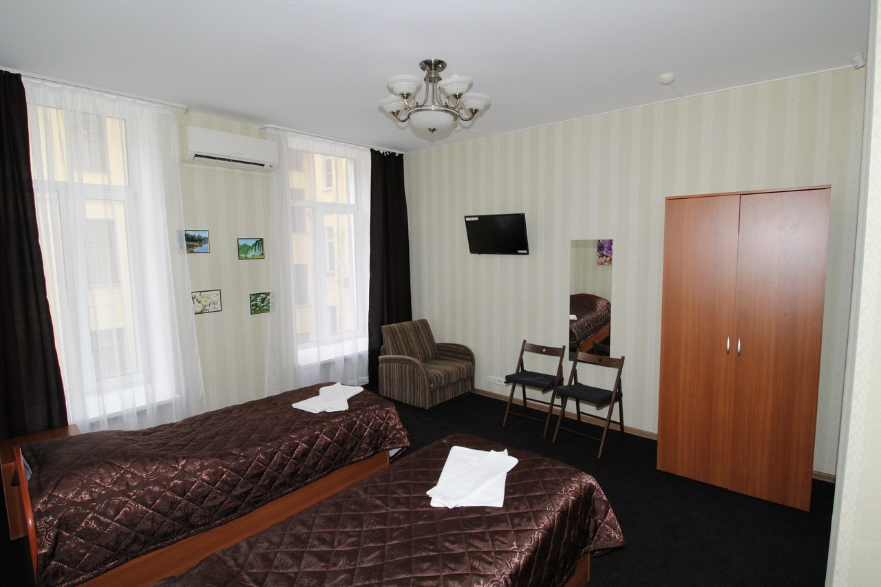 Фото Демократ на Невском 147