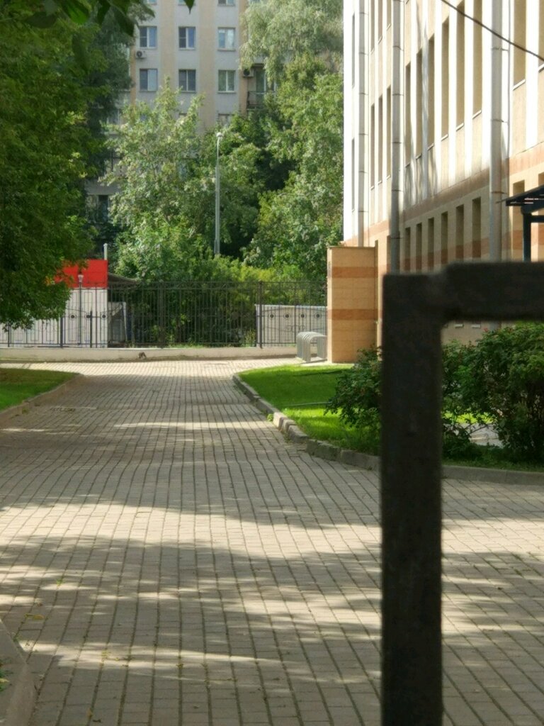 حاملة الدراجات Velosipednaya parkovka № 37130 Gimnaziya № 1531 Lingvisticheskaya ، موسكو، صورة
