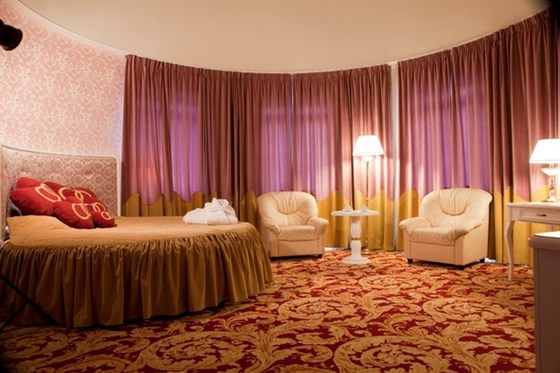 Фото Атташе