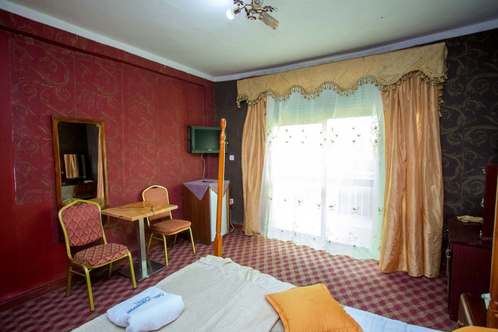 Фото Chez Johnson Muyenga