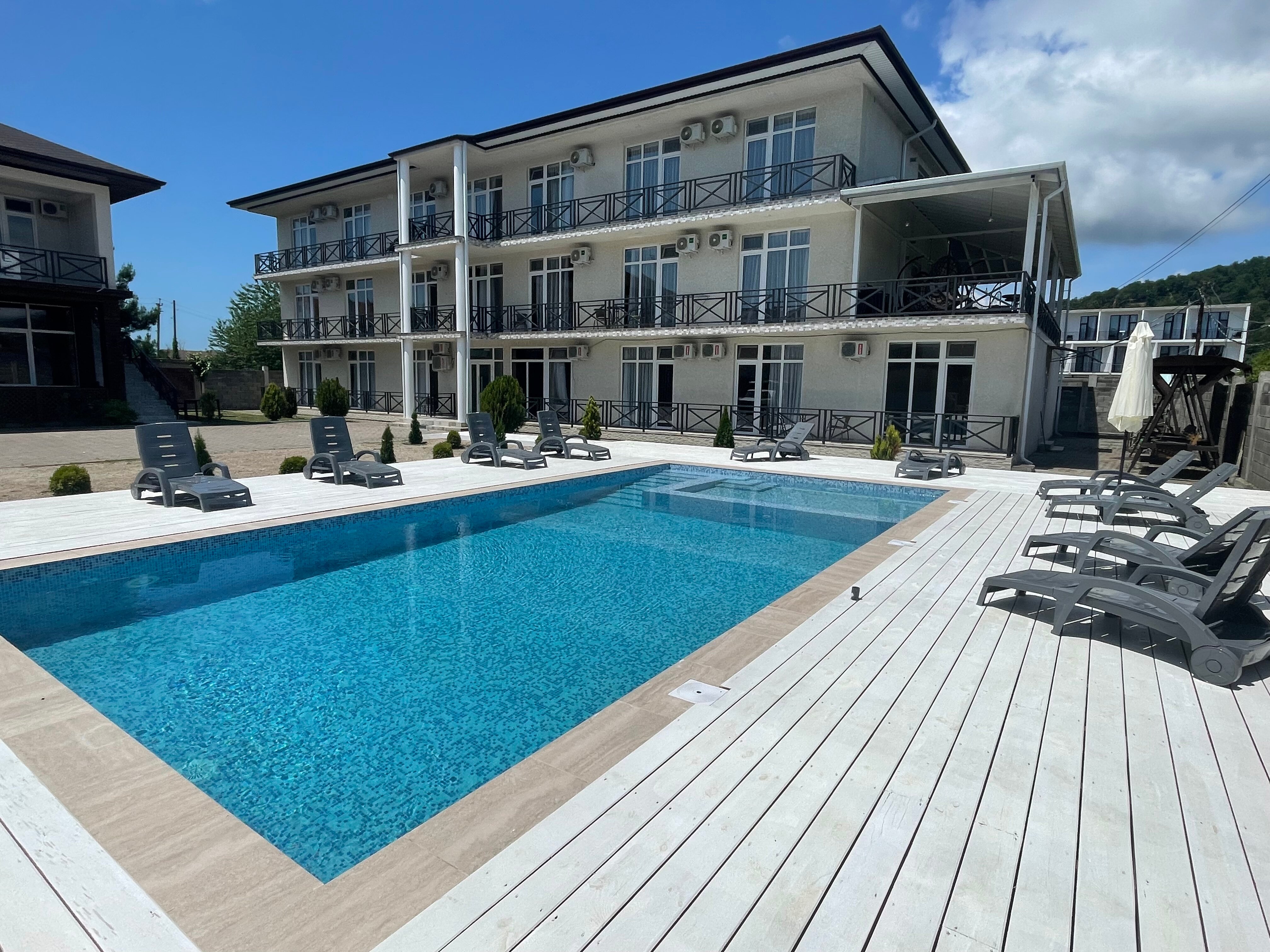 Фото отеля 2