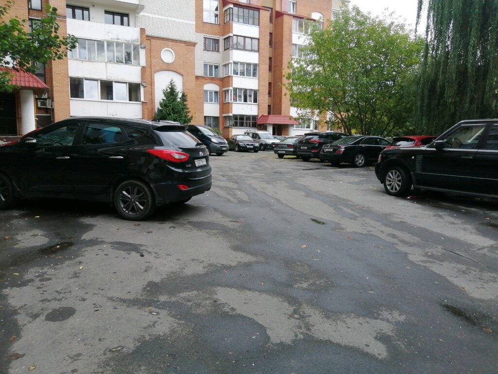 Автомобильная парковка Автомобильная парковка, Брест, фото