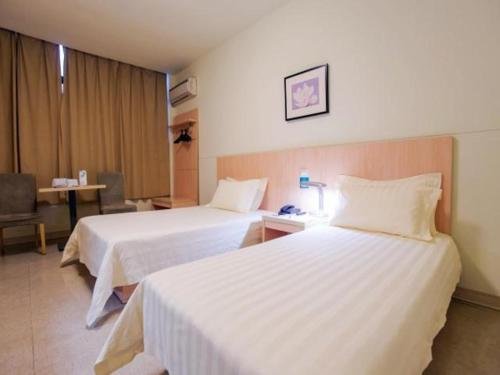 Фото Jingjiang Inn Chongqing Eling Metro Station