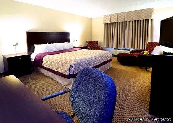 Фото Four Points by Sheraton Milwaukee Airport