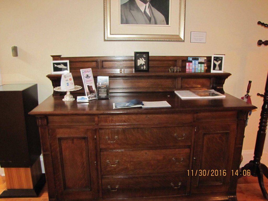 Фото Monroe House Executive Suites