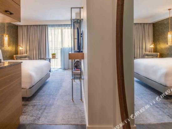 Фото Lincoln Plaza London, Curio Collection by Hilton