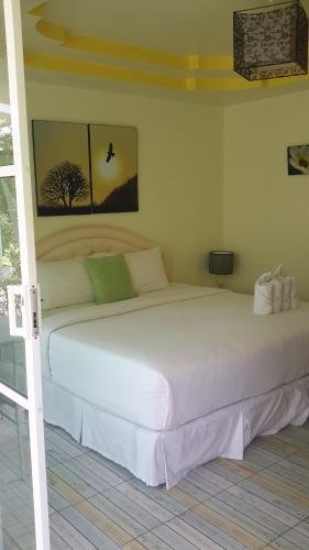 Фото Sports Bar & Resort