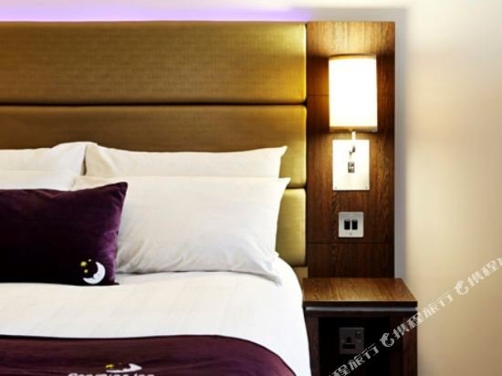 Фото Premier Inn Exeter City Centre hotel