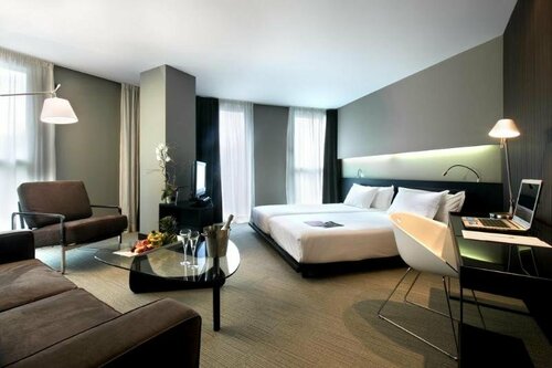 Внешний вид отеля Hotel Silken Gran Teatro Burgos в Бургосе, фото 2